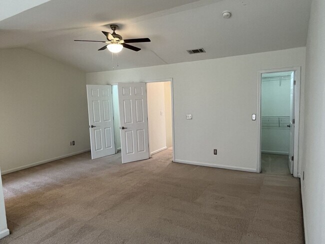 Building Photo - 9956 Kings Parade Blvd