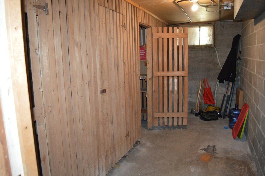 Building Photo - 821 Jenifer St