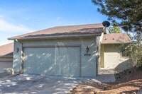 Building Photo - 2 Bedroom Townhome in Yavapai Hills