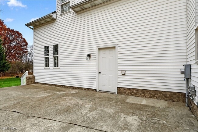 Building Photo - 6724 Larch Ct