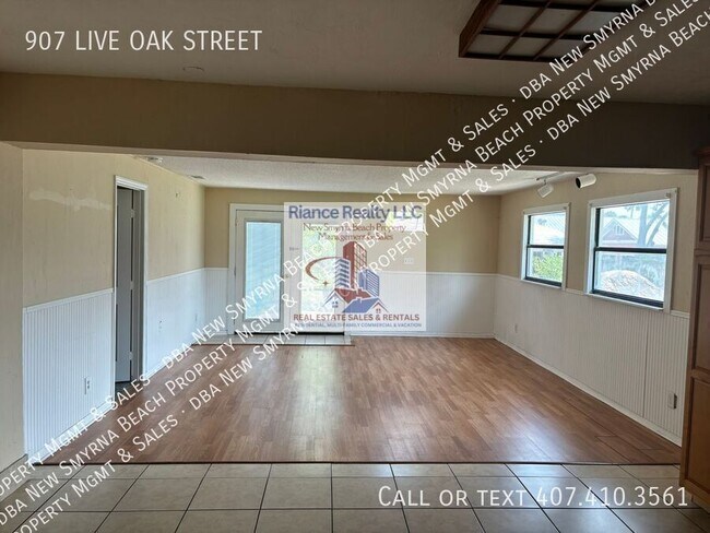 Building Photo - 907 Live Oak St