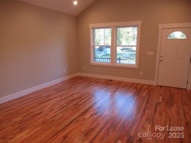 Building Photo - 2071 Gladwood Ln