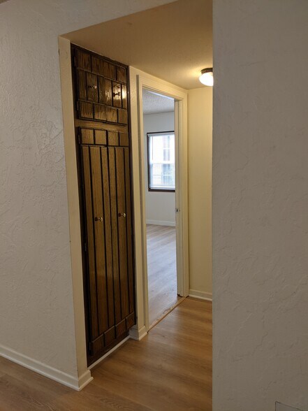 Entry to Bedrooms - 805 29th St