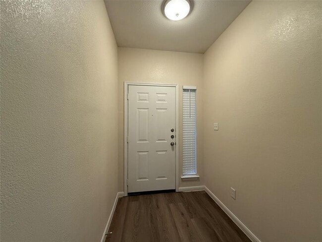 Building Photo - 303 Kates Way