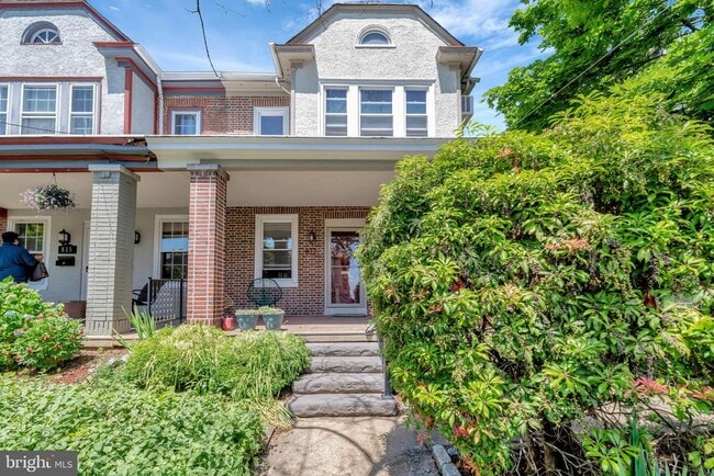 Building Photo - 817 N Harrison St