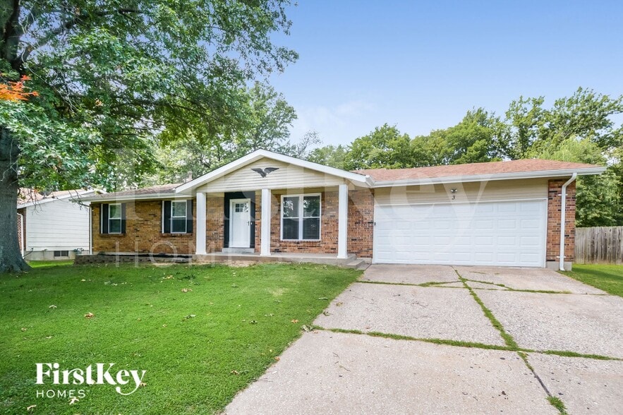 Building Photo - 3 Oak Point Ct