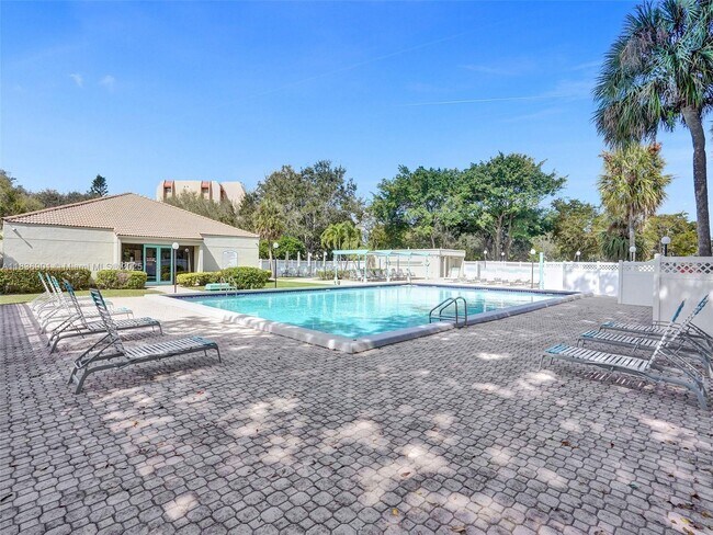 Building Photo - 3300 W Rolling Hills Cir