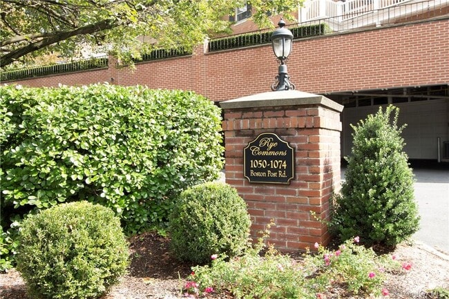 Building Photo - 1058 Boston Post Rd