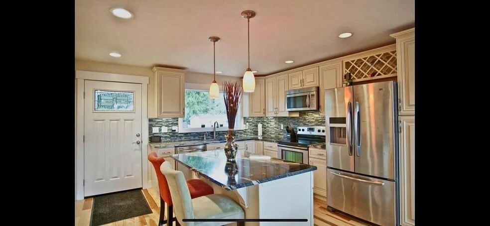 Building Photo - 9621 Steamboat Island Road Northwest