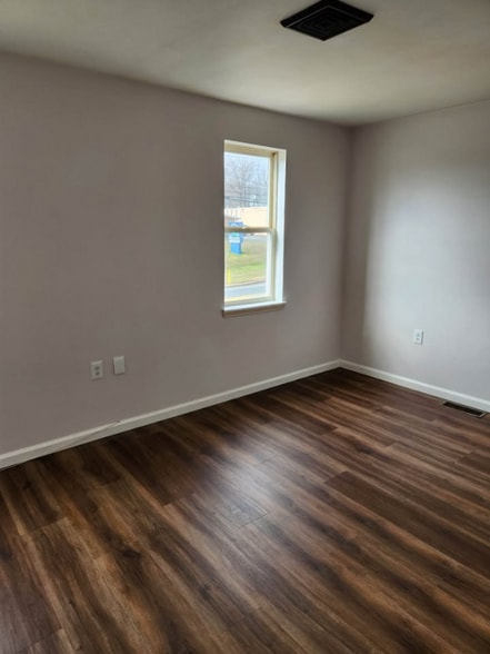 Building Photo - 716 N Bridge St