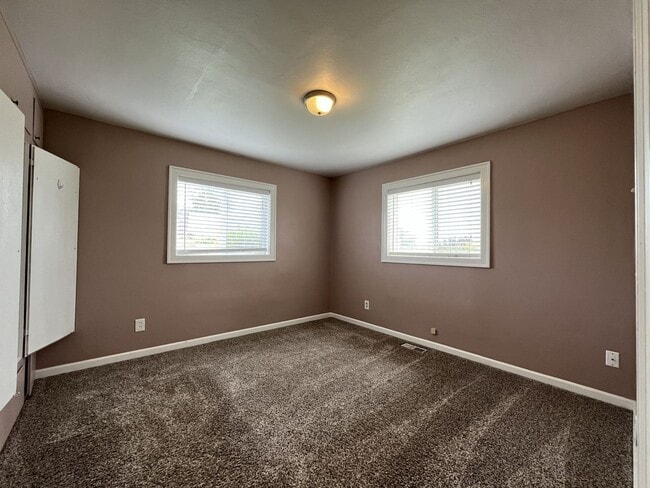 Building Photo - Comfortable Country Retreat on Verboort Road with .22-Acre Lot with Garage and Covered Parking