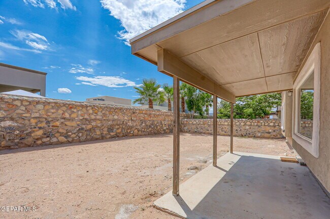 Building Photo - 14812 Hunters Grove Ave