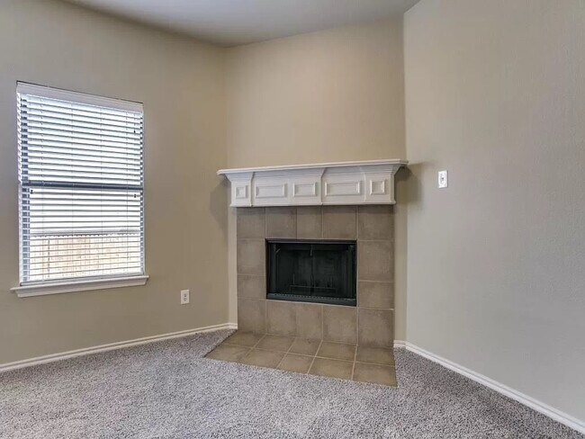 Building Photo - 13212 Alyssum Dr