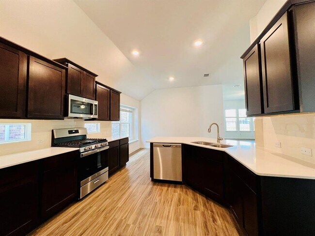 Building Photo - 12203 Perritos Pl