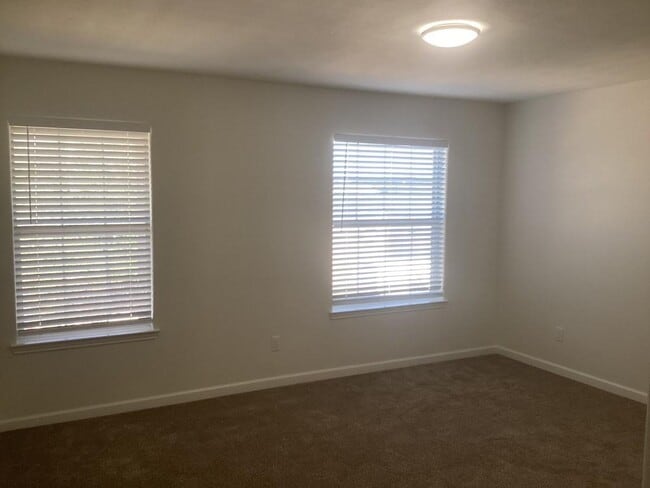 Building Photo - 9023 Grand Villa Ln