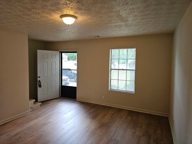 Building Photo - 490 S Jeff Davis Dr