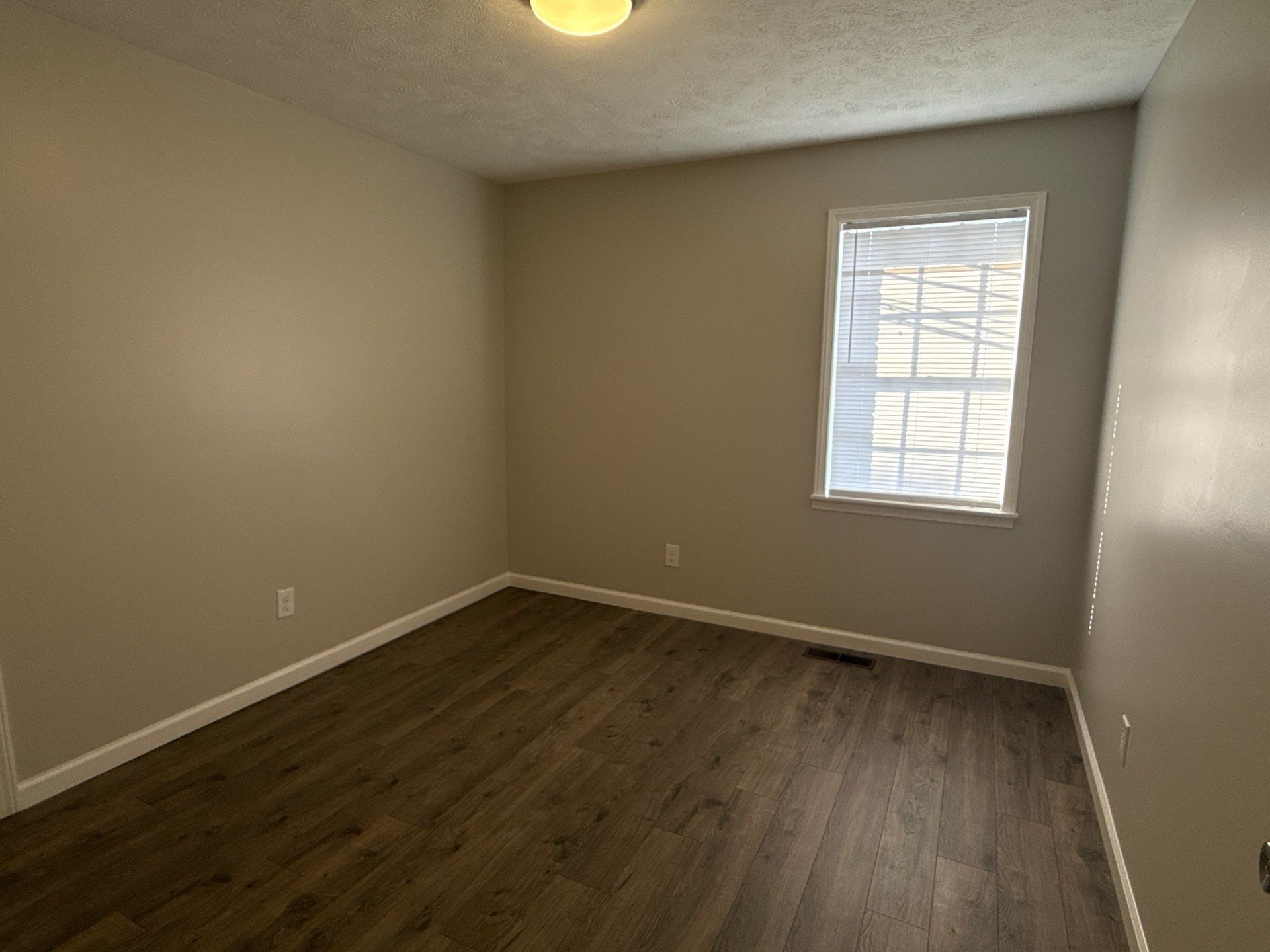 Building Photo - 103 Skyhaven Dr