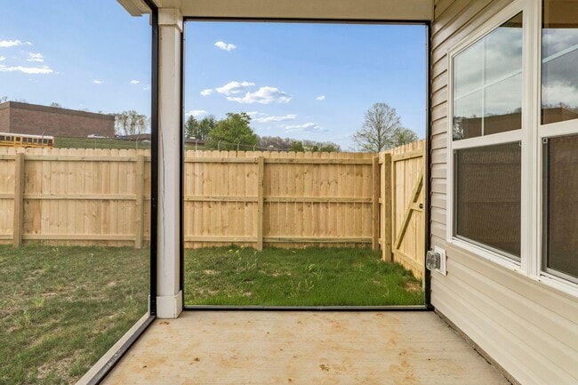 Building Photo - Brand new home in a great location central to all of Tri-Cities