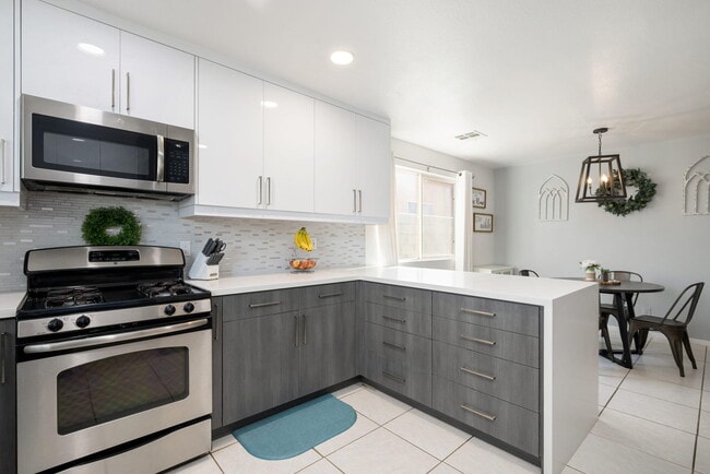 Building Photo - 51905 Avenida Velasco