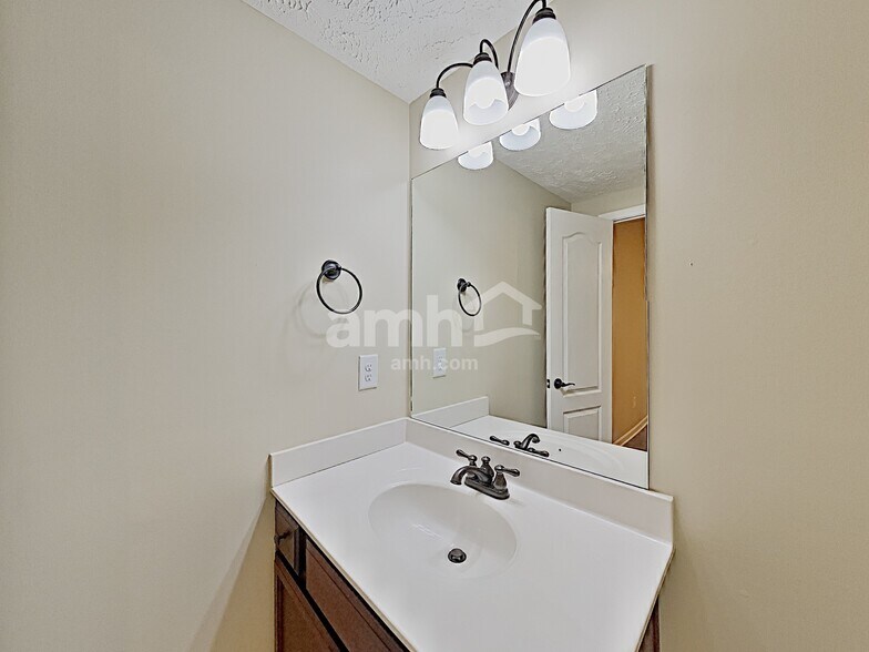 Building Photo - 808 Ottoe Ct