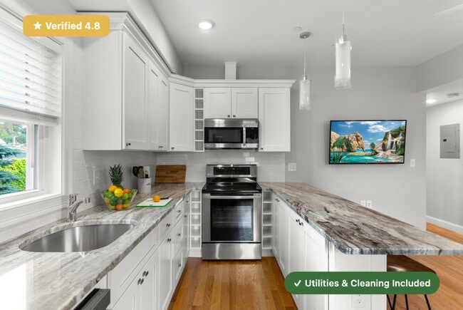 Building Photo - Furnished Bedroom with Private Bath in East Boston