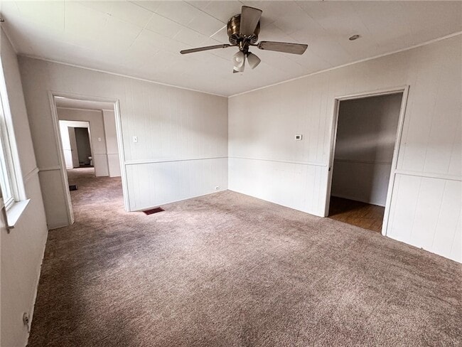 Building Photo - 310 27th St