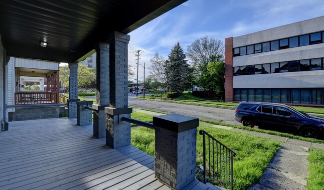 Building Photo - 1515 Hawthorne Ave