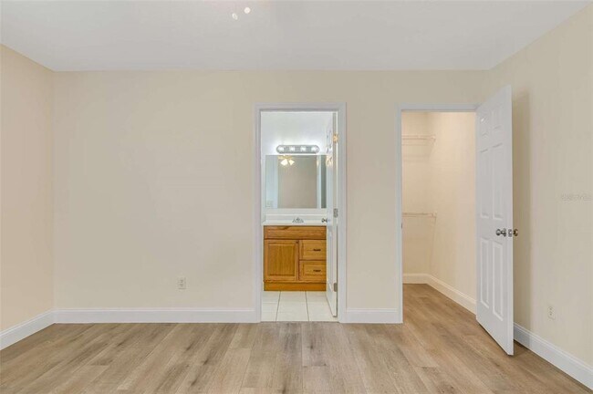 Building Photo - 51 Wellwood Ln