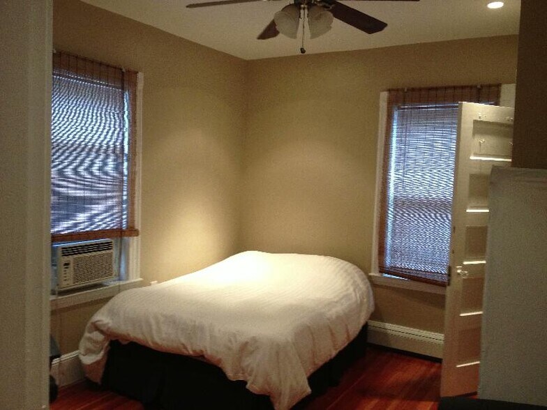 Building Photo - 76 Parker Hill Ave