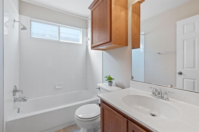 Building Photo - 10512 Wylie Dr
