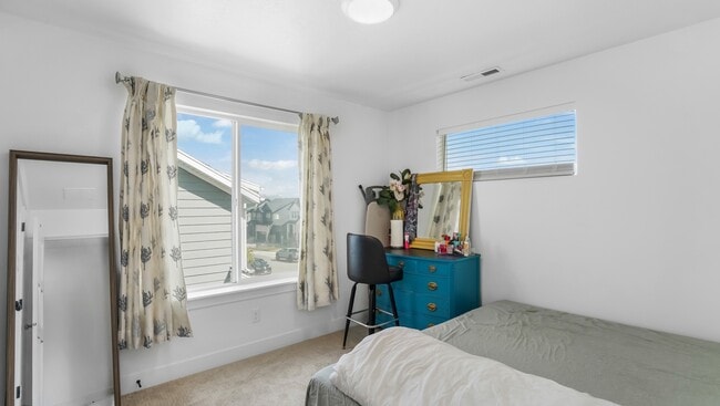 Building Photo - 4162 W Gate Keeper Dr