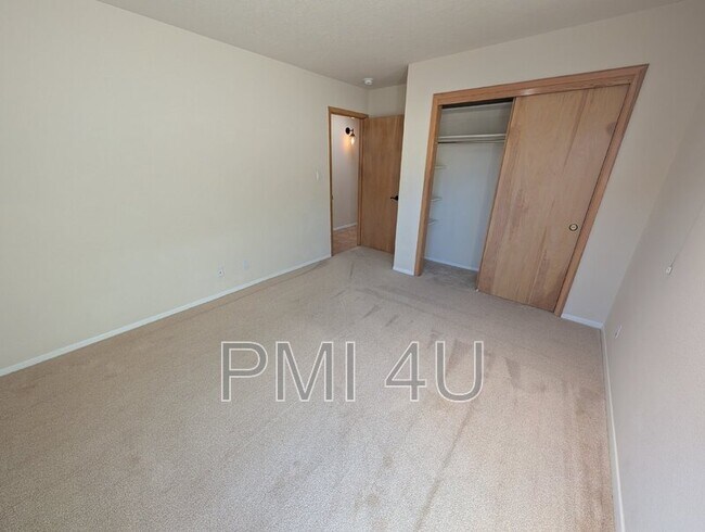 Building Photo - 12612 Carmel Ct NE