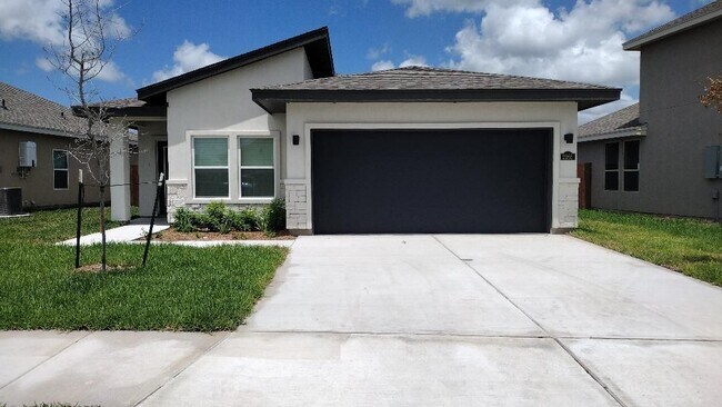 Building Photo - 2165 Grove Ln