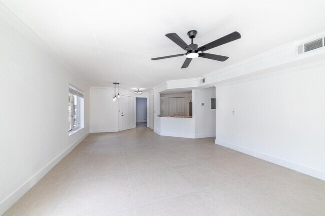 Building Photo - 815 Boynton Beach Blvd