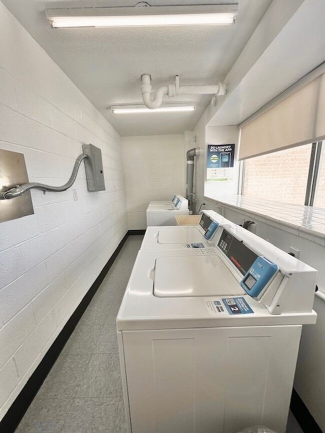 Building Photo - 4515 Willard Ave