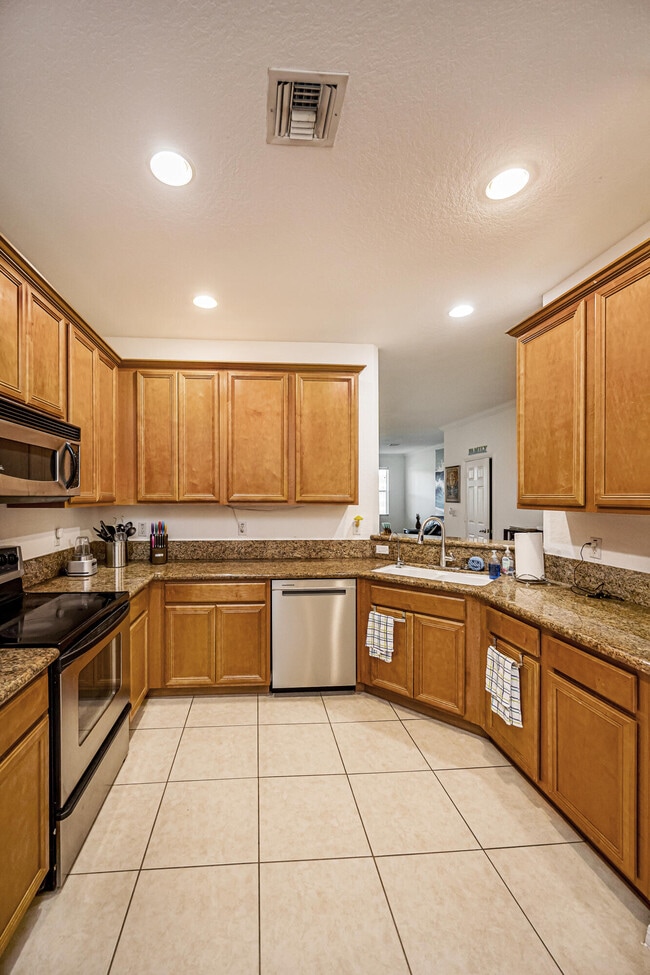 Building Photo - 3021 Grandiflora Dr