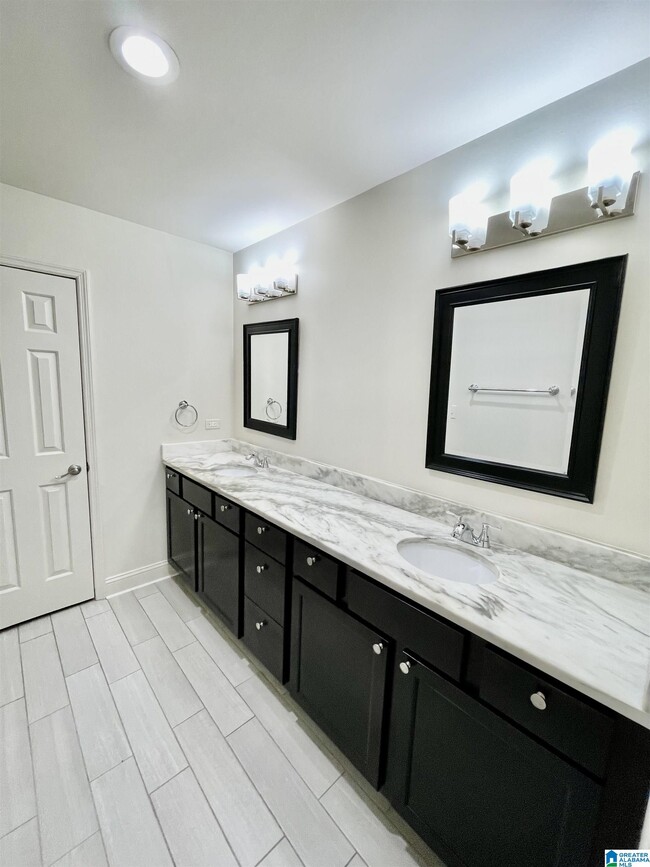 Building Photo - 608 Mountain Laurel Ct