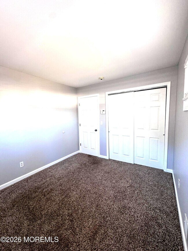 Building Photo - 39 Harborage Ave