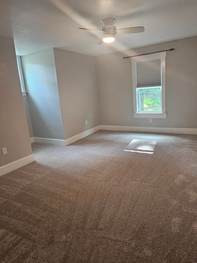 Building Photo - 2710 Hwy 348