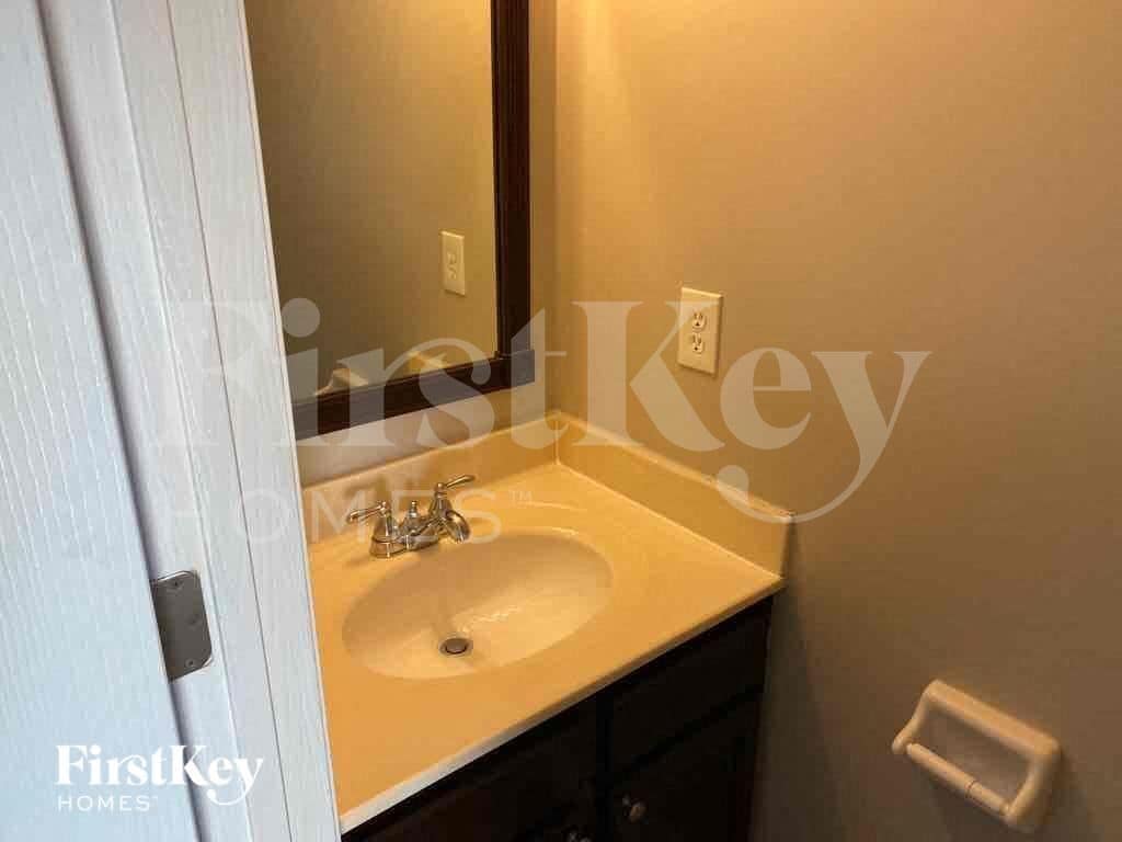 Building Photo - 7272 Moonbay Ct