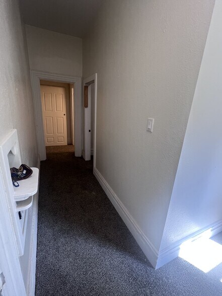 Building Photo - 108 Stamm Ave