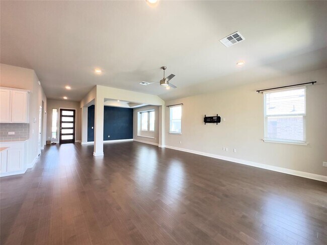 Building Photo - 17916 Umberto Dr