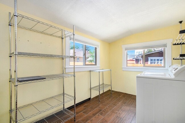 Building Photo - Charming 4Bed/2Bath Bungalow in Highlands