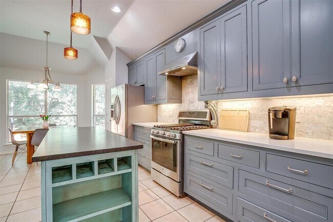 Building Photo - 750 Shady Tree Ct