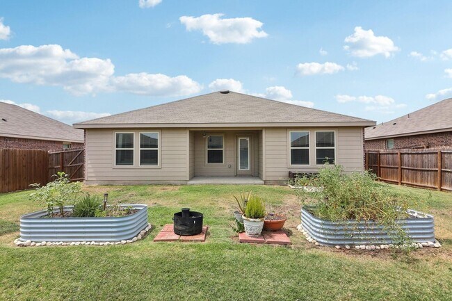Building Photo - 3/2 in Magnolia Master Planned Community!