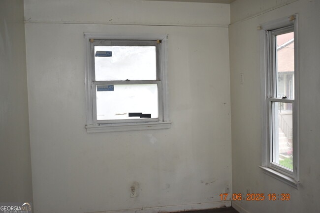 Building Photo - 4403 Azalea Dr