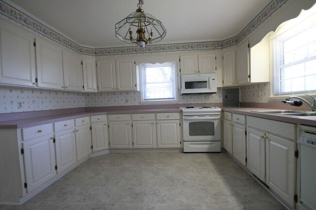 Building Photo - Exclusively Offered By Muse Realty Rentals, LLC