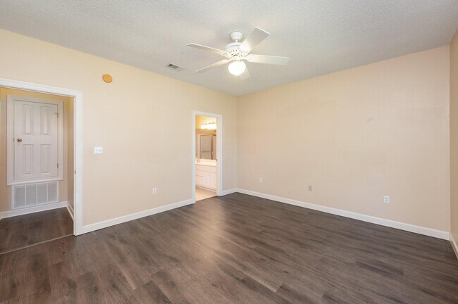 Building Photo - 1474 The Crossings