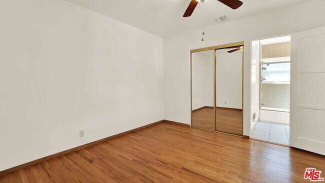 Building Photo - 624 15th St