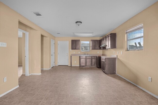 Building Photo - 14119 Fawn Dr